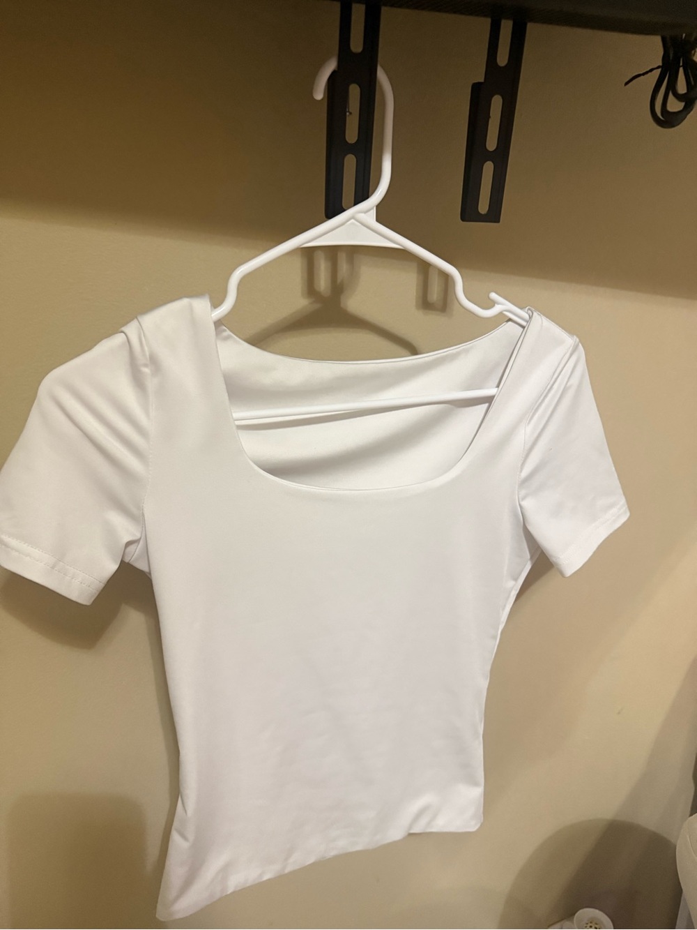 🩷White Short Sleeve Scoop Neck Top